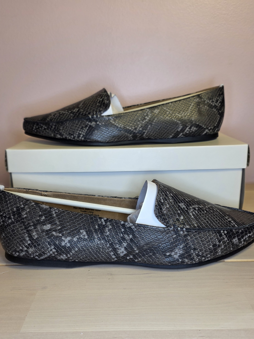 Snake-Print Women’s Loafers in Gray